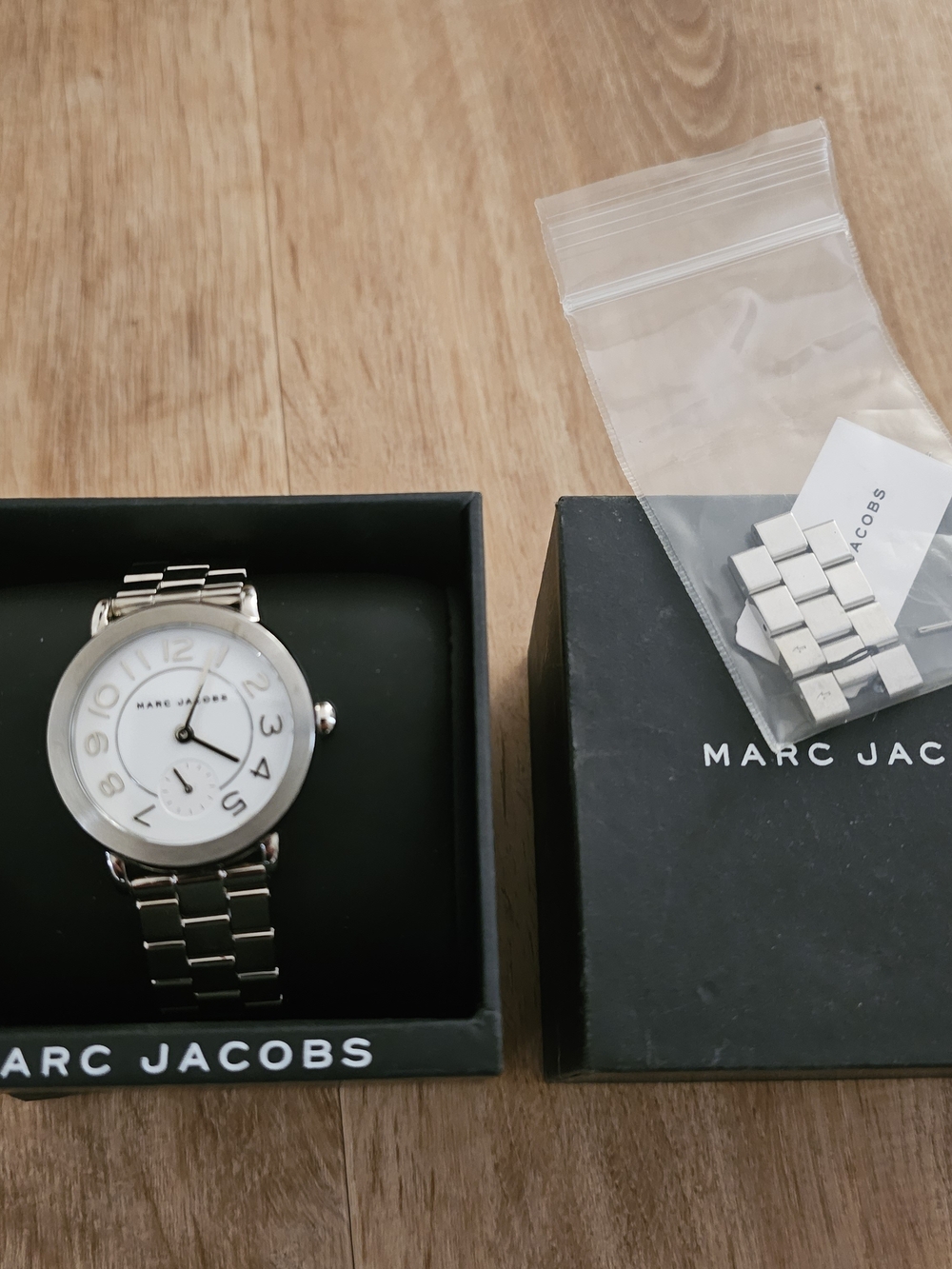 Womens Marc Jacobs Riley Stainless Steel Watch (Model MJ3469) Japan Movement